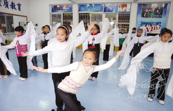 紧张排练献演越剧盛会