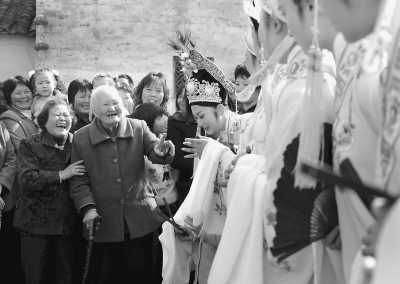 全国越剧票友大赛在浙江嵊州隆重开锣“票”在越乡(组图)