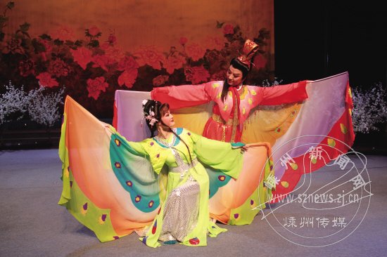 我市越剧票友在杭举办个人专场