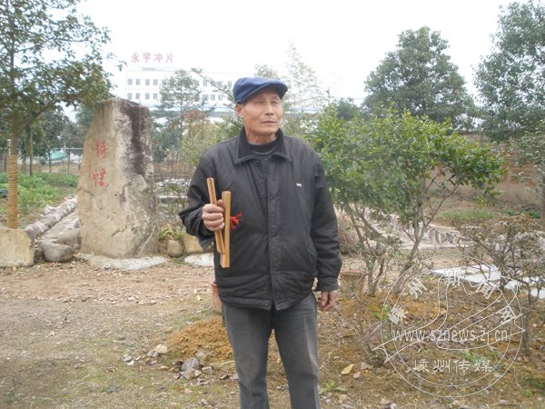 长乐开元六旬老农写诗编越剧唱词