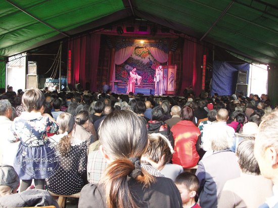 在家门口看&ldquo;小百花&rdquo;演出