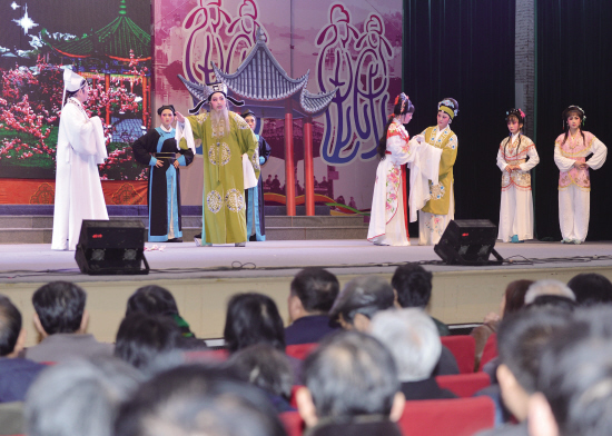 星级民营剧团开展惠民演出