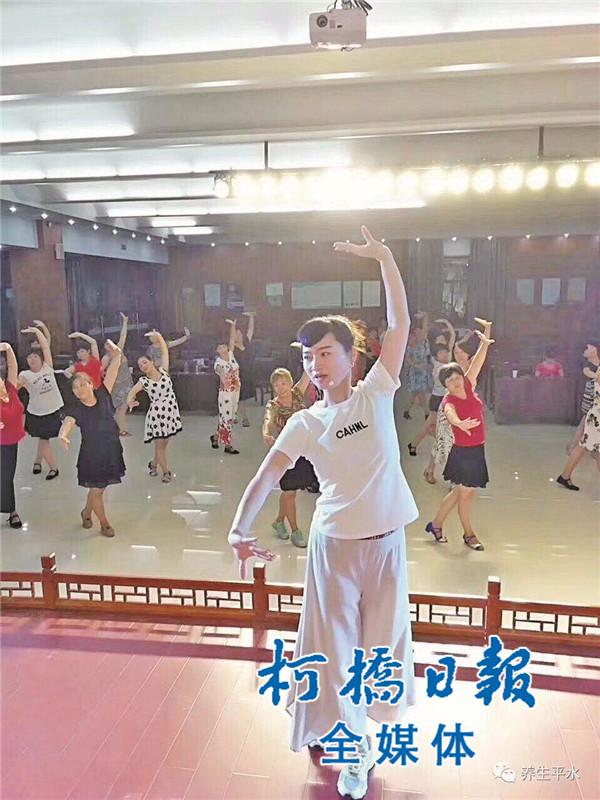 从天井里走出来的越剧团