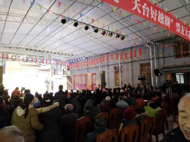天台草根舞台唱大戏 村民喜笑逐颜开