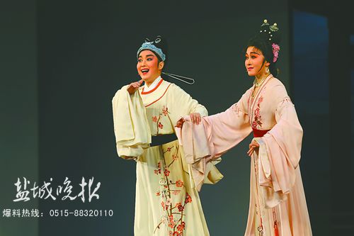 小百花越剧团在盐演出《陆游与唐琬》名段