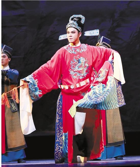 浙江越剧团12位90后男生撑起大戏