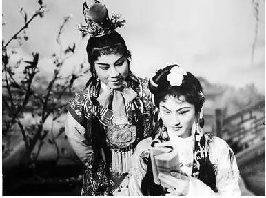 史学记载中缺席的女性经验