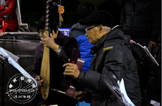 市区十个戏迷角一同开演 社区居民享了耳福过了戏瘾