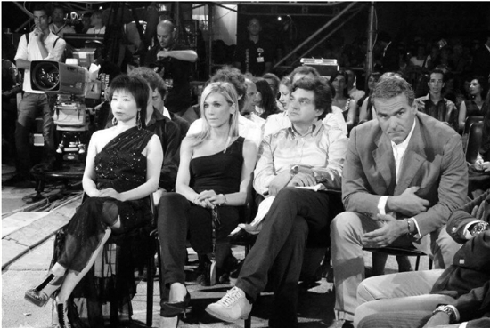 时装混搭越剧，老外觉得很赞