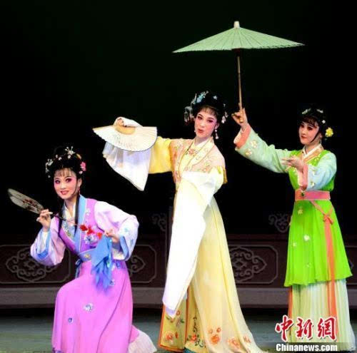 &ldquo;青春版&rdquo;越剧《春草》首演再现越剧张派经典