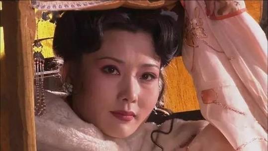 大宅门里的最美姨太，竟曾是越剧当家花旦，老了又成婆婆专业