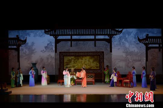 百城同唱经典越剧 &ldquo;文旅融合&rdquo;促浙江绍兴文化繁荣