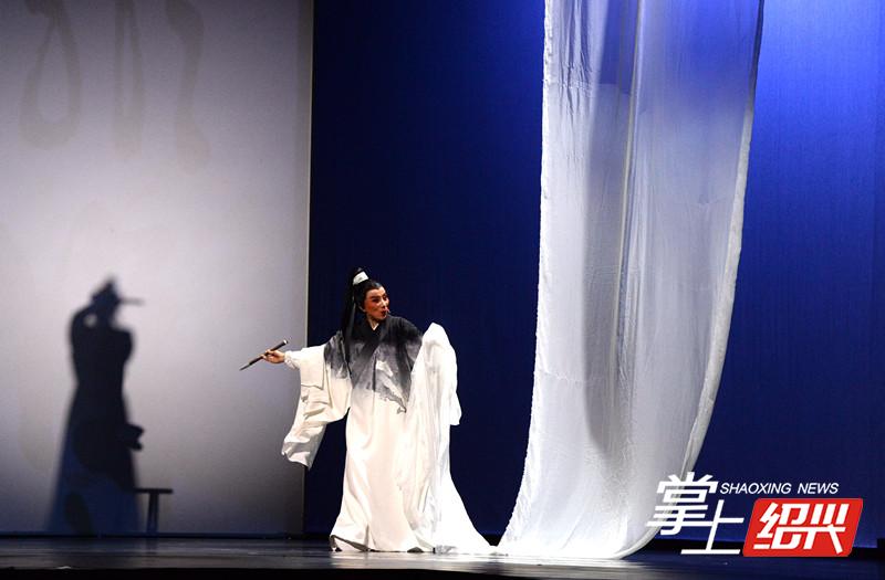 越剧《青藤狂歌&mdash;&mdash;徐渭》在绍首演 即将开启全国巡演