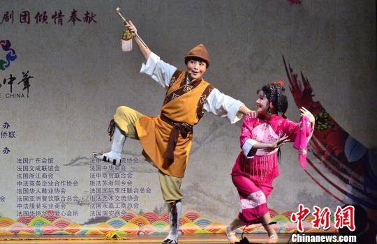 浙江小百花越剧团在悉尼举行慰侨演出 表演精湛