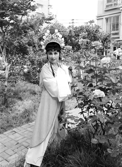 社区艺术团有位七旬&ldquo;林妹妹&rdquo;