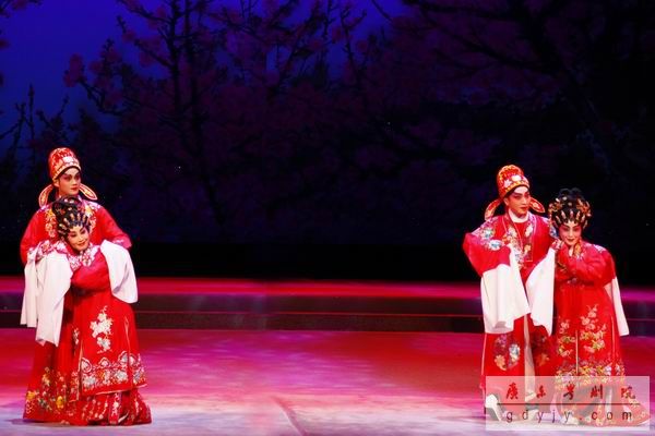 浓情十二载，好戏赠戏迷&mdash;&mdash;&ldquo;2012粤剧新年盛会&mdash;&mdash;盛世名伶梦钗缘&rdquo;成功上演