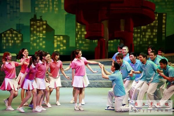 《青春作伴》成功上演，为省&ldquo;两会&rdquo;献礼