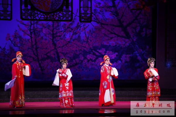 新年盛会移师佛山，戏迷大赞&ldquo;过足戏瘾&rdquo;