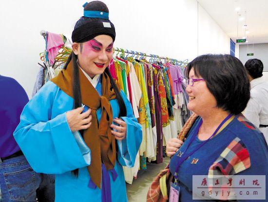 羊城晚报：讲广州话的伦文叙远在苏杭也有粉丝