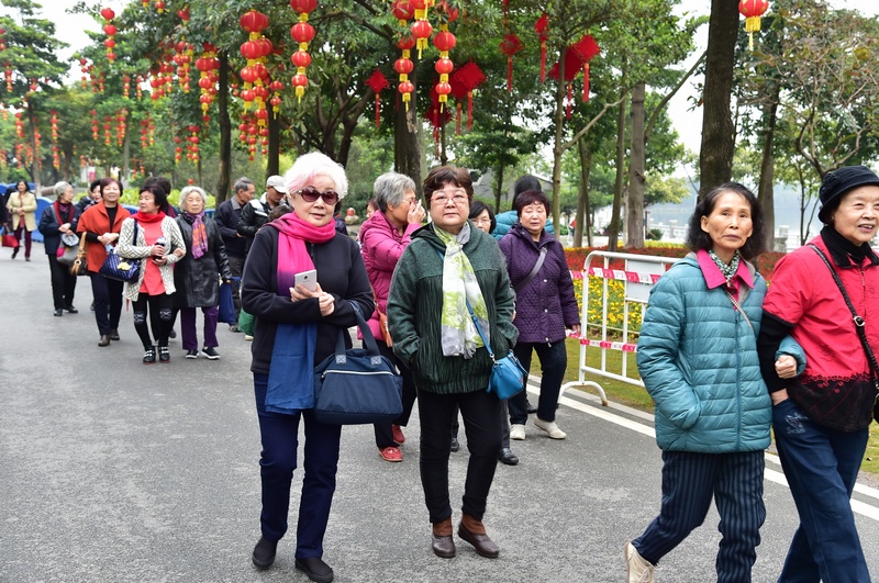 畅游海珠湖  共庆&ldquo;三八妇女节&rdquo;