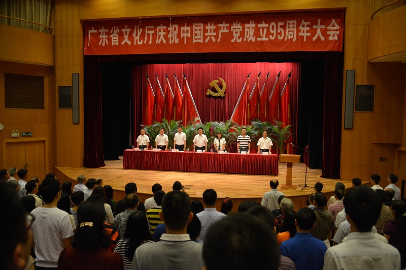 我院陈志林等六位同志被授予&ldquo;优秀共产党员&rdquo;称号。