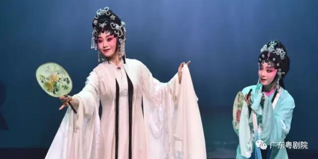 曾小敏角逐&ldquo;梅花奖&rdquo;，年轻戏迷&ldquo;五刷&rdquo;《白蛇传&middot;情》仍&ldquo;看哭&rdquo;