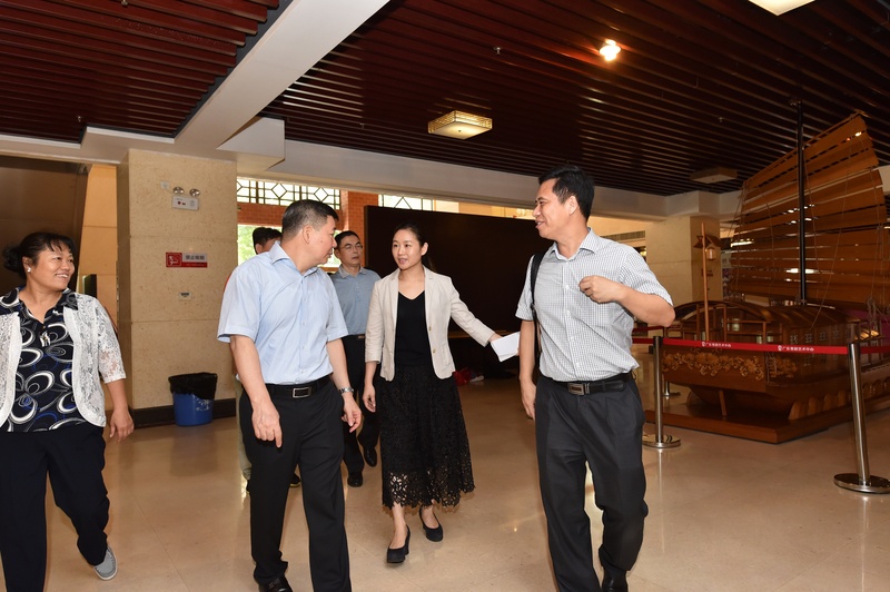 广东省政府副秘书长林积一行到我院调研