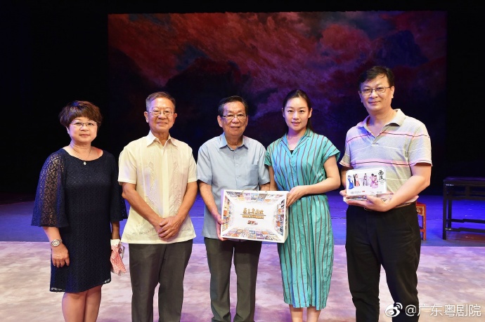 新加坡南华儒剧社到我院进行访问及艺术交流