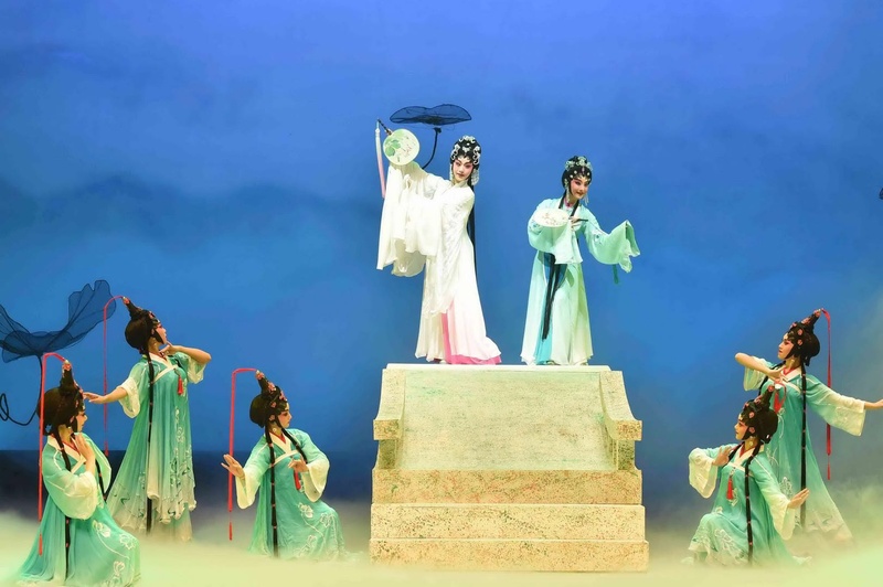 粤剧《白蛇传•情》 一场视听盛宴在武汉上演
