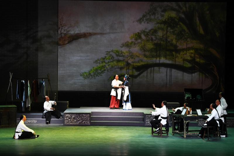 粤剧《八和会馆》公演大受欢迎，24日举行艺术研讨会