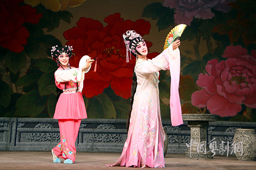 阿拉伯国家剧院负责人访华交流团到广州粤剧院交流考察