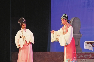 广东粤剧院二团给南海市民带来大型粤剧表演《梨花情》