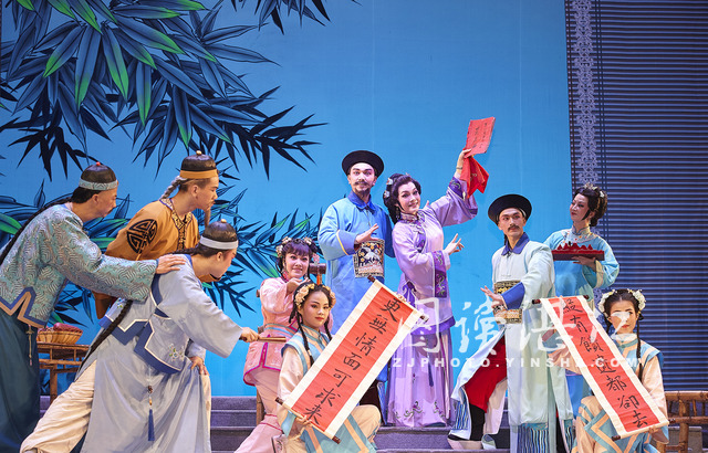 【湛江资讯】粤剧《番薯县官》专场演出在湛江市影剧院上演