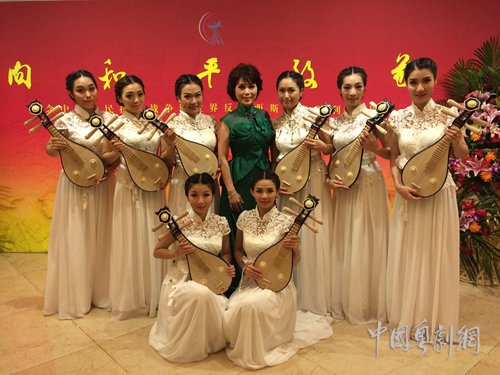 【热点关注】纪念抗战胜利70周年优秀曲艺节目展演 粤曲《星海黄河》唱响第一声