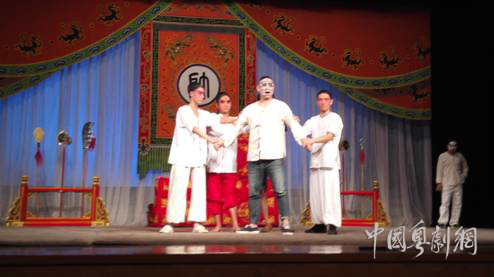 【活动资讯】广州粤艺发展中心拍录粤剧传统表演特技&ldquo;挞烂枱&rdquo;