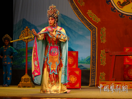 【活动资讯】&ldquo;唱粤曲 学做戏 南国红豆竞芳菲&rdquo; 大红豆与小红豆同台献艺