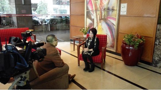 【红派资讯】记录片《粤剧》摄制组采访红派艺术传人郭凤女老师