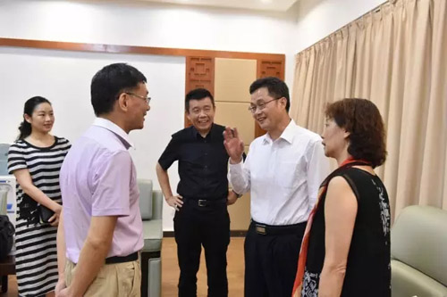 【五洲粤韵】省、市领导观看第七届羊城国际粤剧节展演剧目粤剧《魂牵珠玑巷》