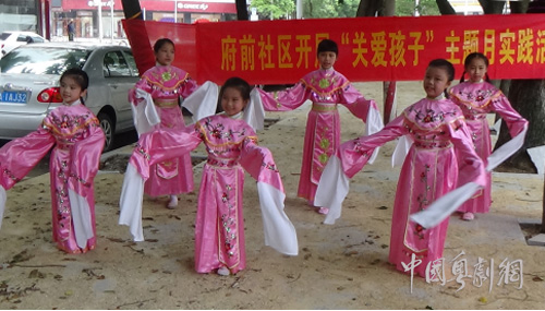 【小红豆风采】从化街口街粤剧文化协会开展粤剧进社区活动