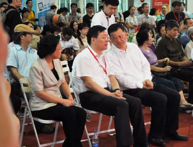 【活动资讯】《当代岭南文化名家 红线女》作为丛书首批于书香节正式首发