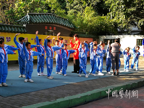 粤剧校园行再启程：走进荔湾区东沙小学