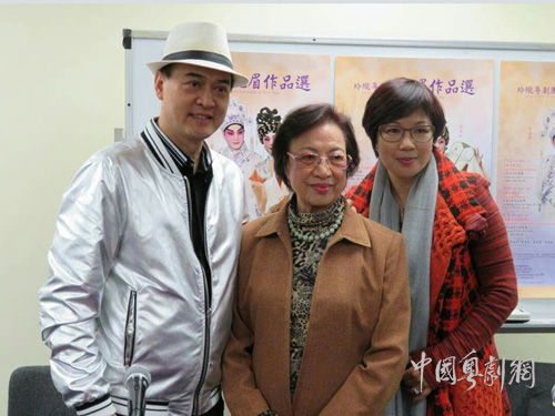 左为黄伟坤,中为阮眉,右为邓美玲