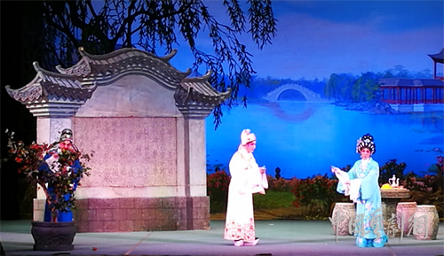 粤剧老倌为东莞观众送上迎春大礼