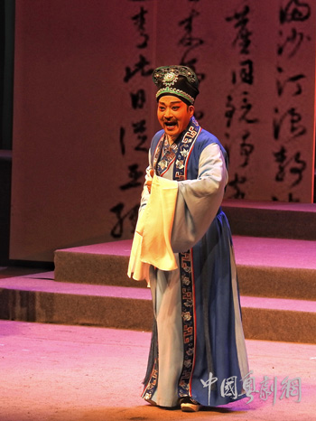 经典粤剧《审死官》复排上演，欧凯明学&ldquo;马&rdquo;但不是&ldquo;马&rdquo;