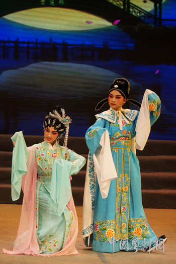 南中小红豆喜获&ldquo;小梅花&rdquo;奖并与粤剧名家同台献演