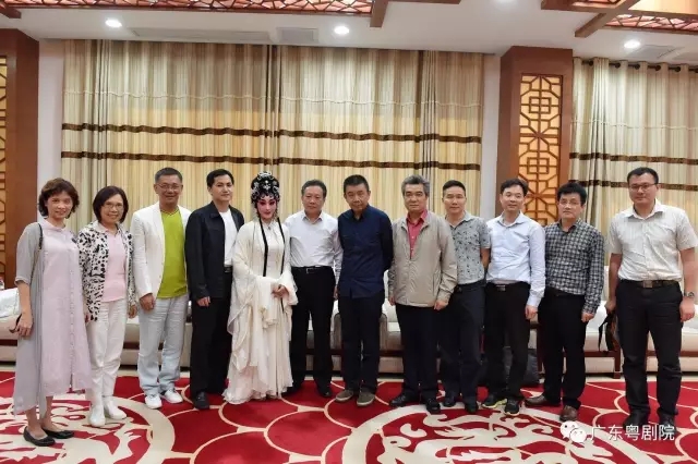 曾小敏竞梅剧目《白蛇传&middot;情》亮相友谊剧院，全院满座，一票难求