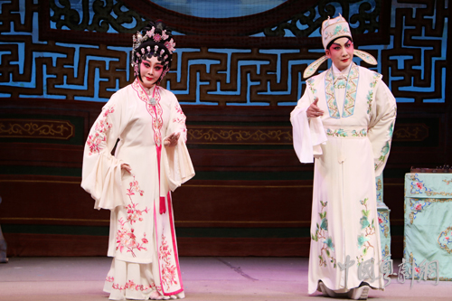 粤剧名家黎骏声、陈韵红倾情演绎&ldquo;虾腔&rdquo;名作《梦断香销四十年》