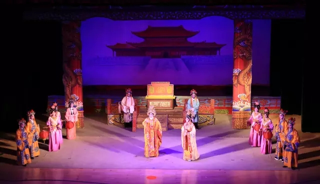 粤剧《唐明皇与杨贵妃》在开平公演