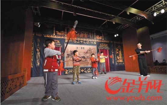 ＂粤剧文化体验馆＂首次开放 展示多件珍贵粤剧历史文物