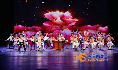 这群东莞萌娃厉害了！在这种大舞台上独挑大梁唱粤剧